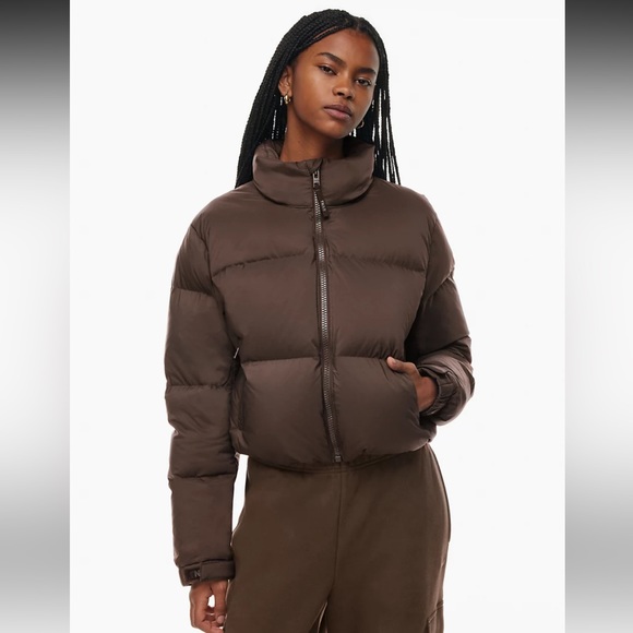 ARITZIA MEGA PUFF - Picture 4 of 10